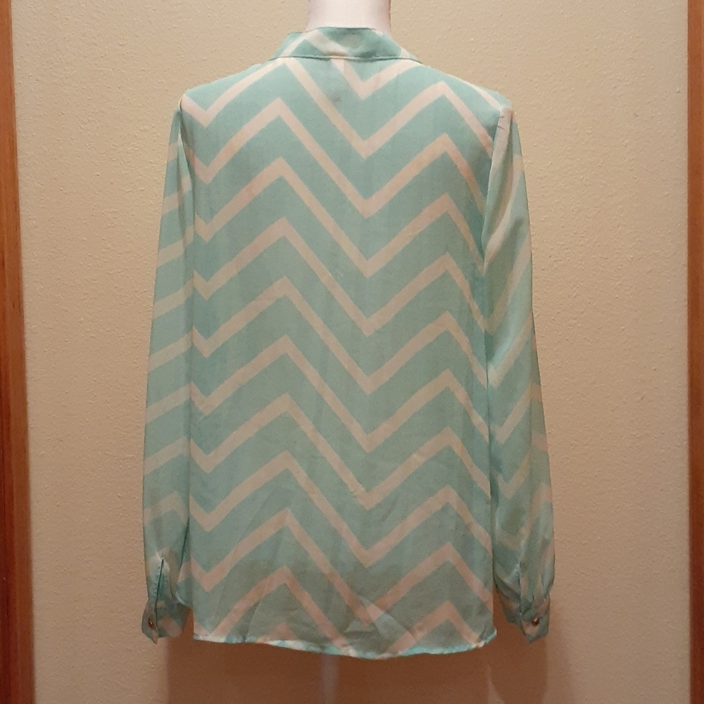 Chevron blouse - Picture 2 of 3